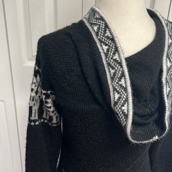 Soft Hooded Alpaca Sweater Fringe Pullover for Women Lightweight, Size S - Picture 6 of 7